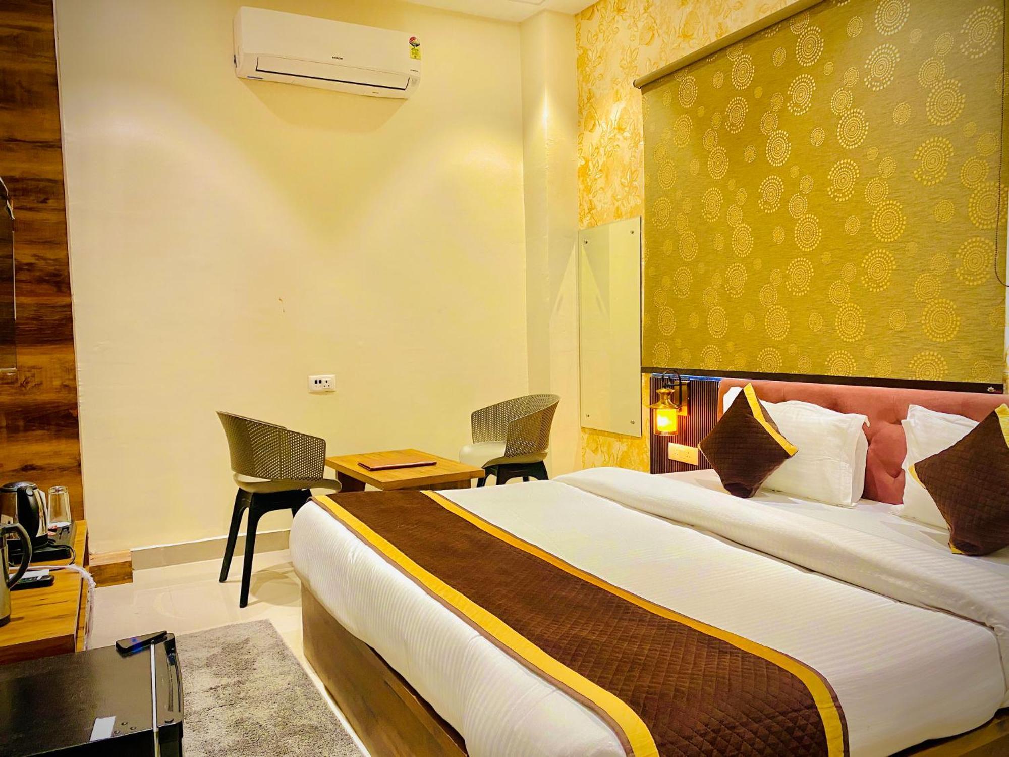 Tulsi Grand Hotel Vrindavan