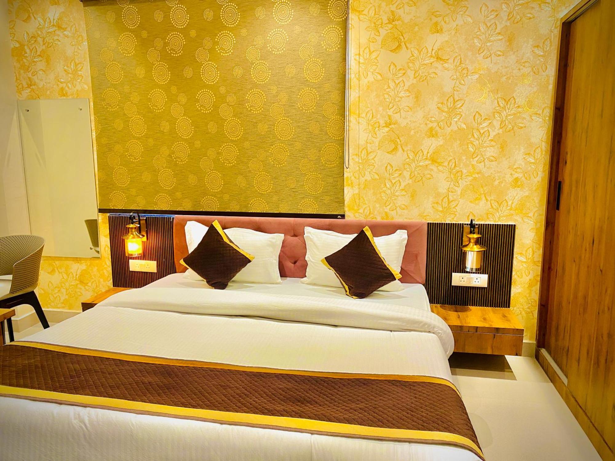 Tulsi Grand * Vrindavan
