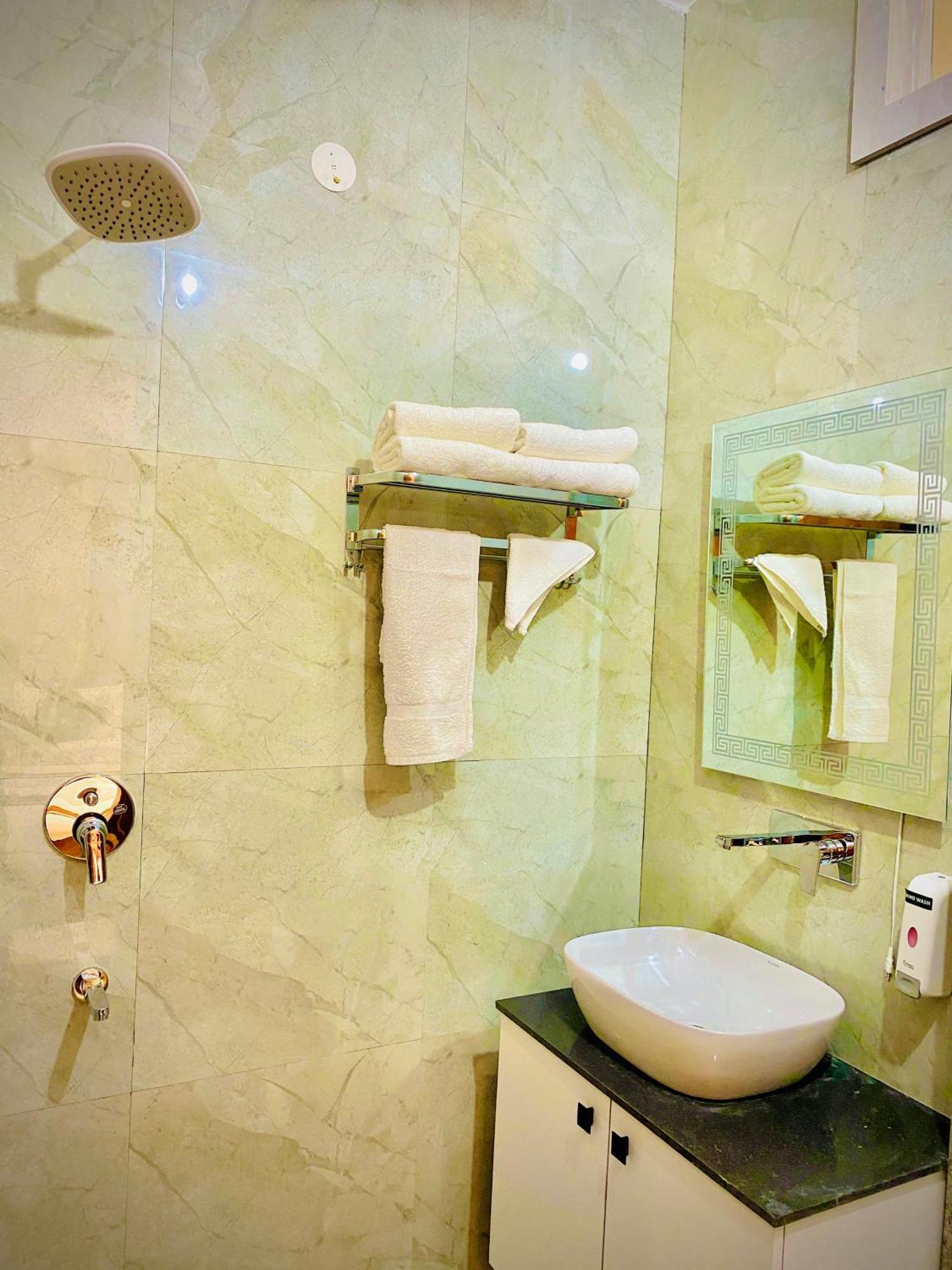 Hotel Tulsi Grand *